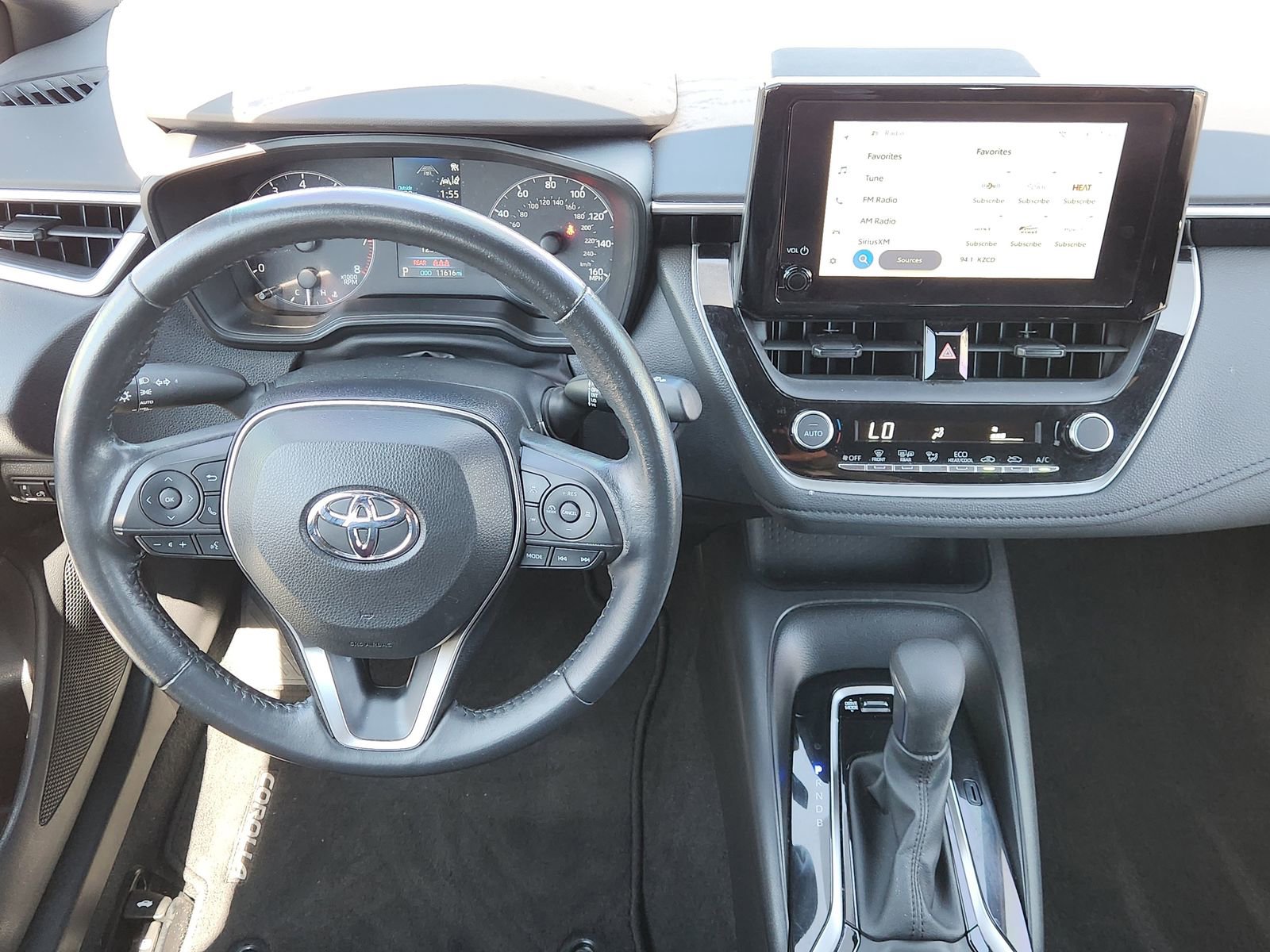 Used 2023 Toyota Corolla SE image 31