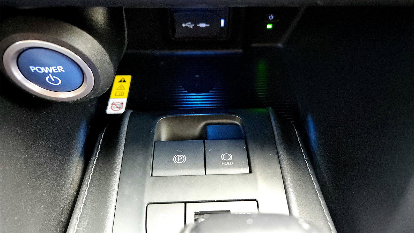 Used 2021 Toyota Venza LE w/ Carpet Mat Package (TMS) image 33