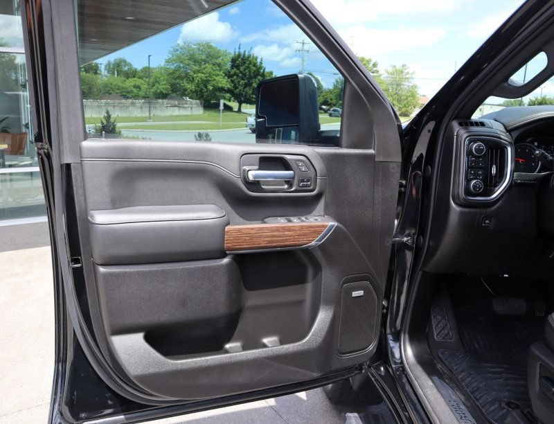 Used 2022 Chevrolet Silverado 2500 High Country w/ Z71 Off-Road Package AWD/4WD image 16