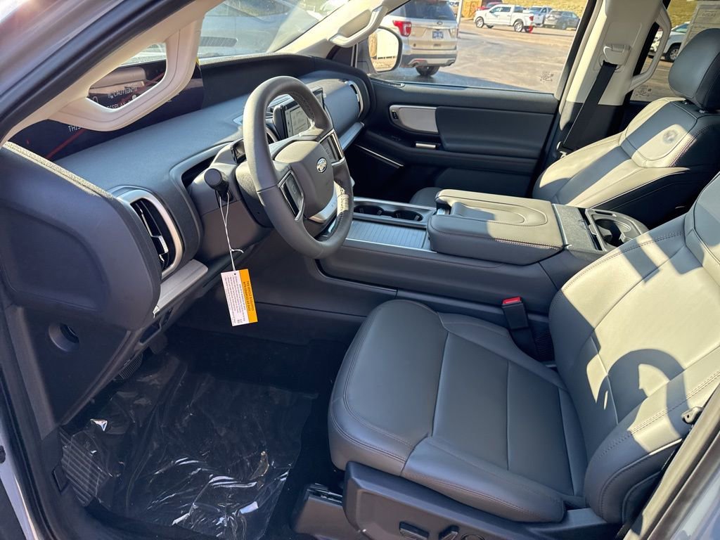New 2025 Ford Expedition Active image 22