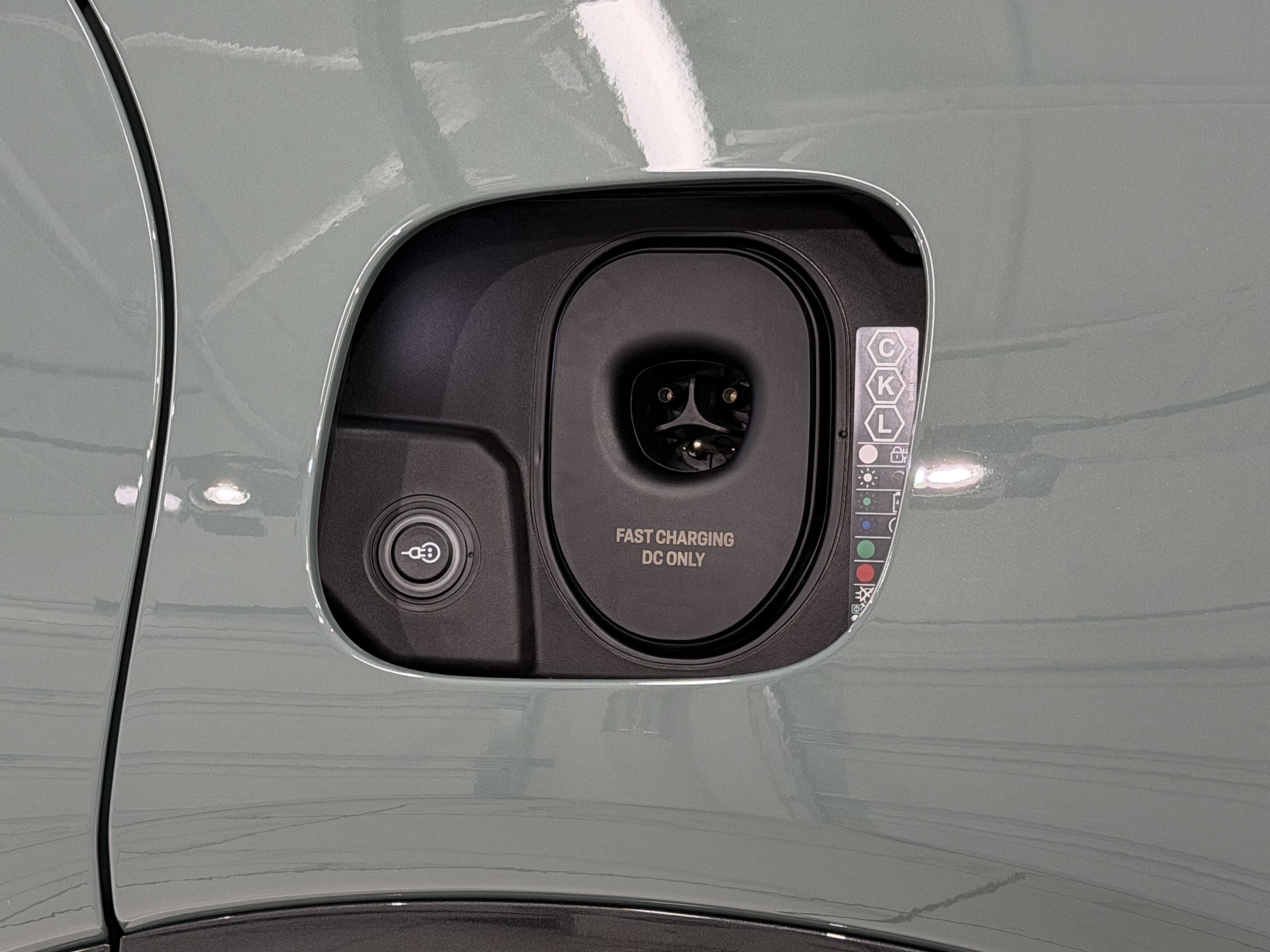 New 2026 Porsche Cayenne Electric AWD/4WD image 67