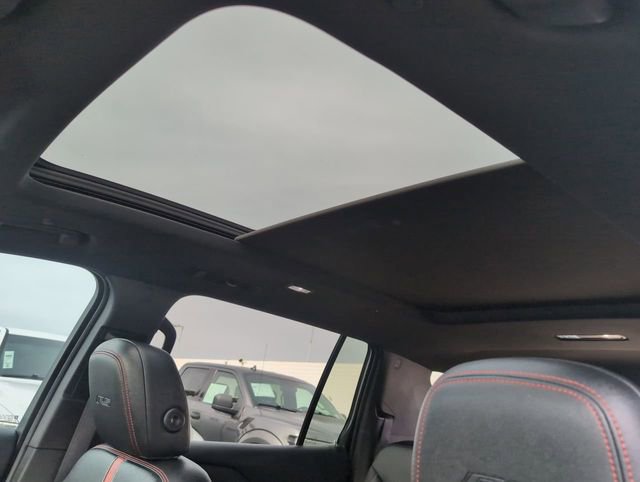 Used 2025 Chevrolet Traverse RS w/ LPO, Floor Liner Package image 25