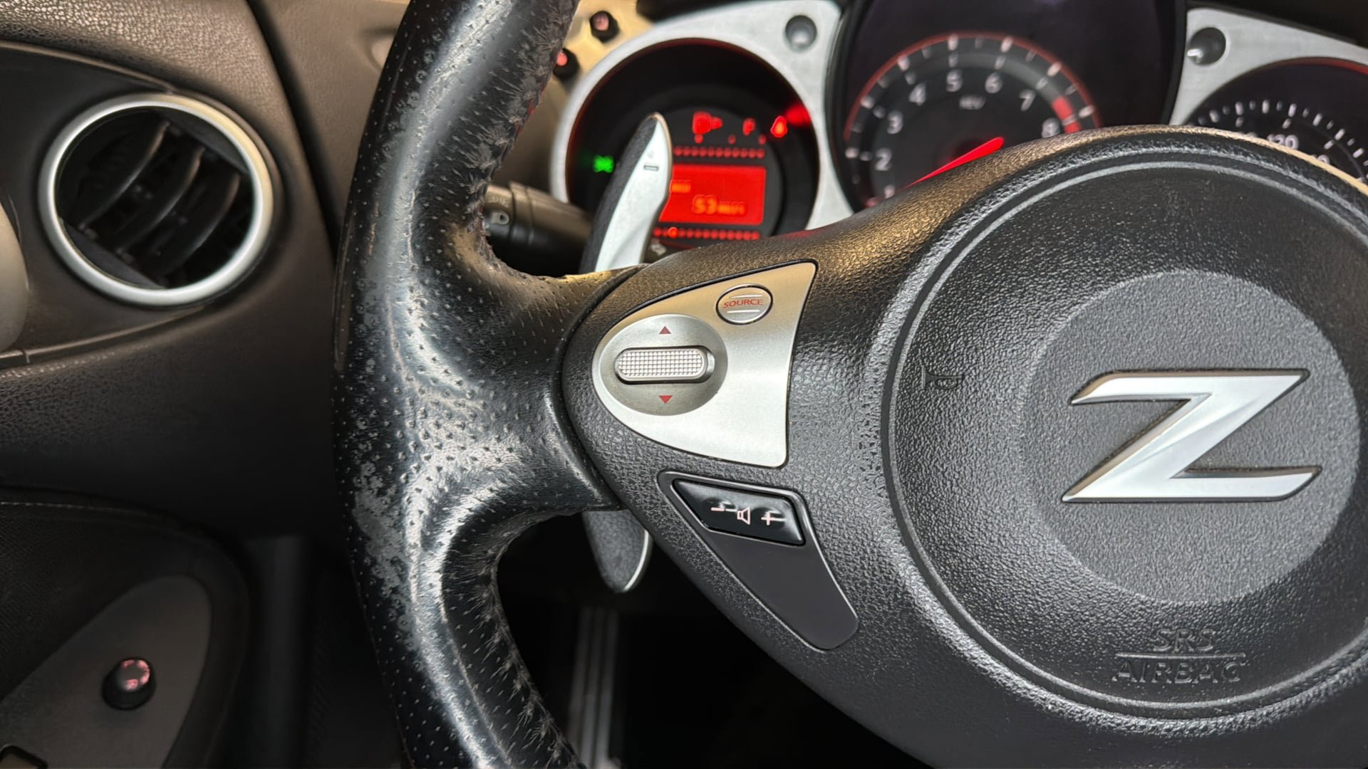 Used 2014 Nissan 370Z Coupe RWD image 27