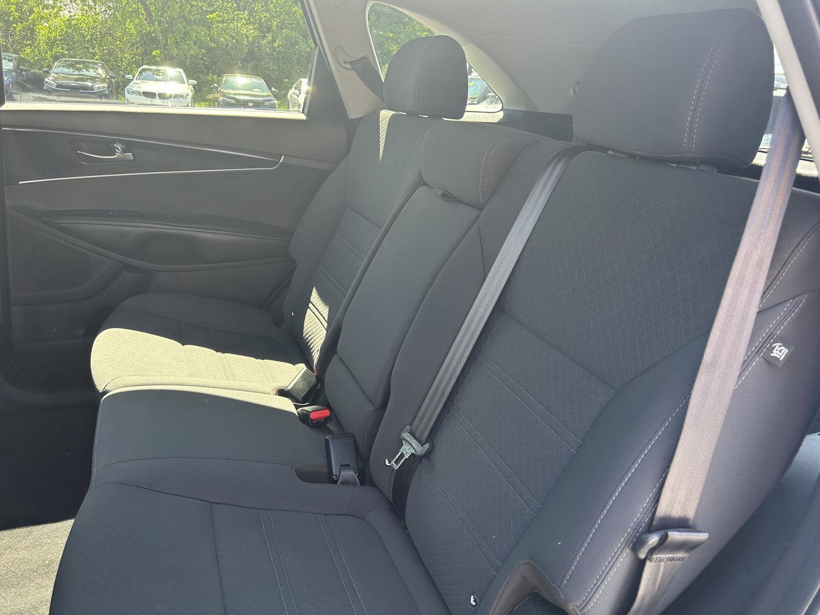 Used 2017 Kia Sorento LX w/ LX Convenience Package image 11