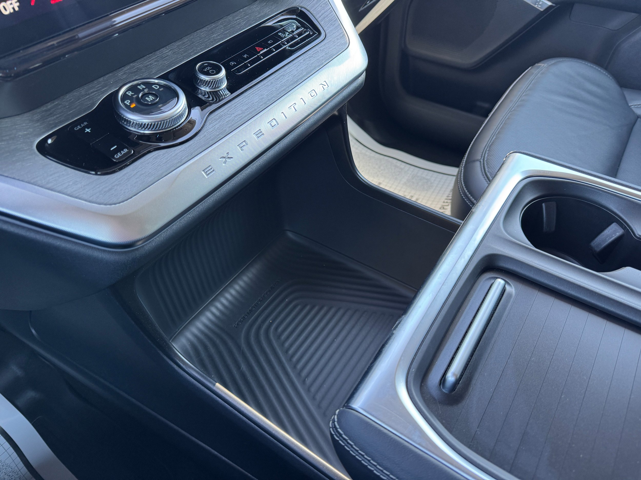 Used 2025 Ford Expedition Max Platinum image 24