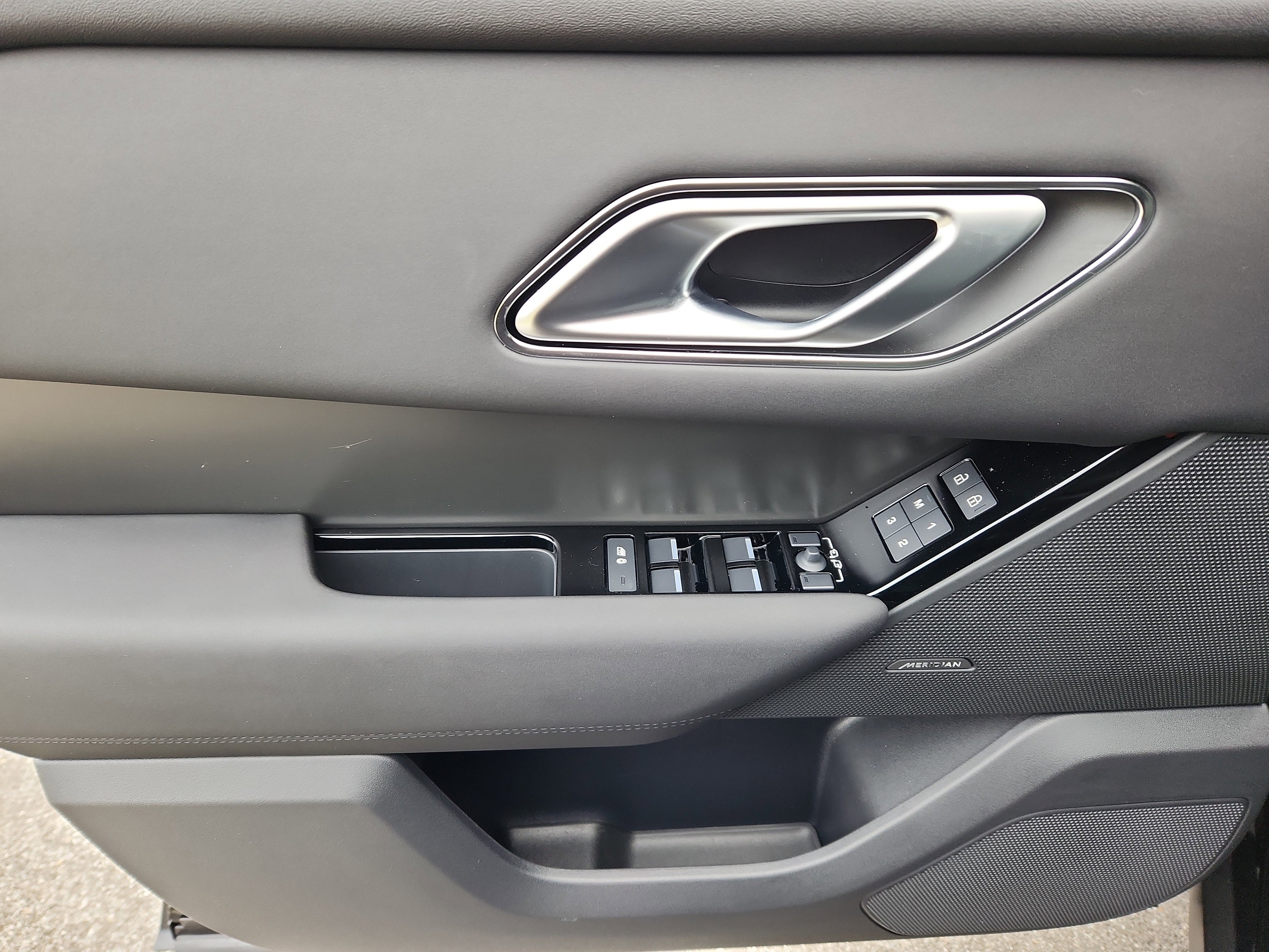 Used 2026 Land Rover Range Rover Velar S image 24