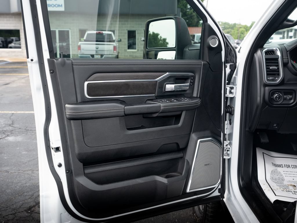 New 2026 RAM 2500 Laramie AWD/4WD image 10