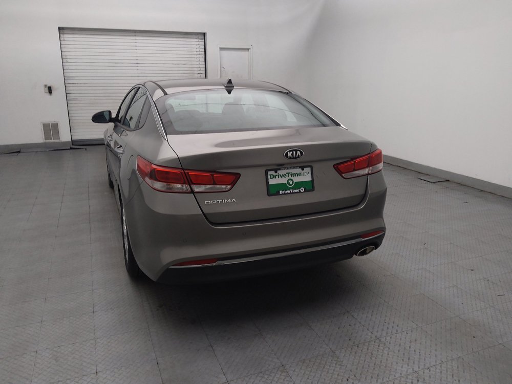 Used 2018 Kia Optima LX w/ 17" Alloy Wheels Package FWD image 6