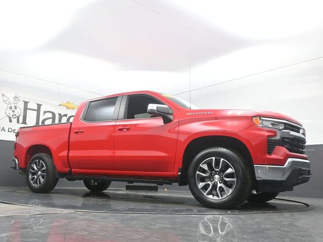 Used 2022 Chevrolet Silverado 1500 LT image 2