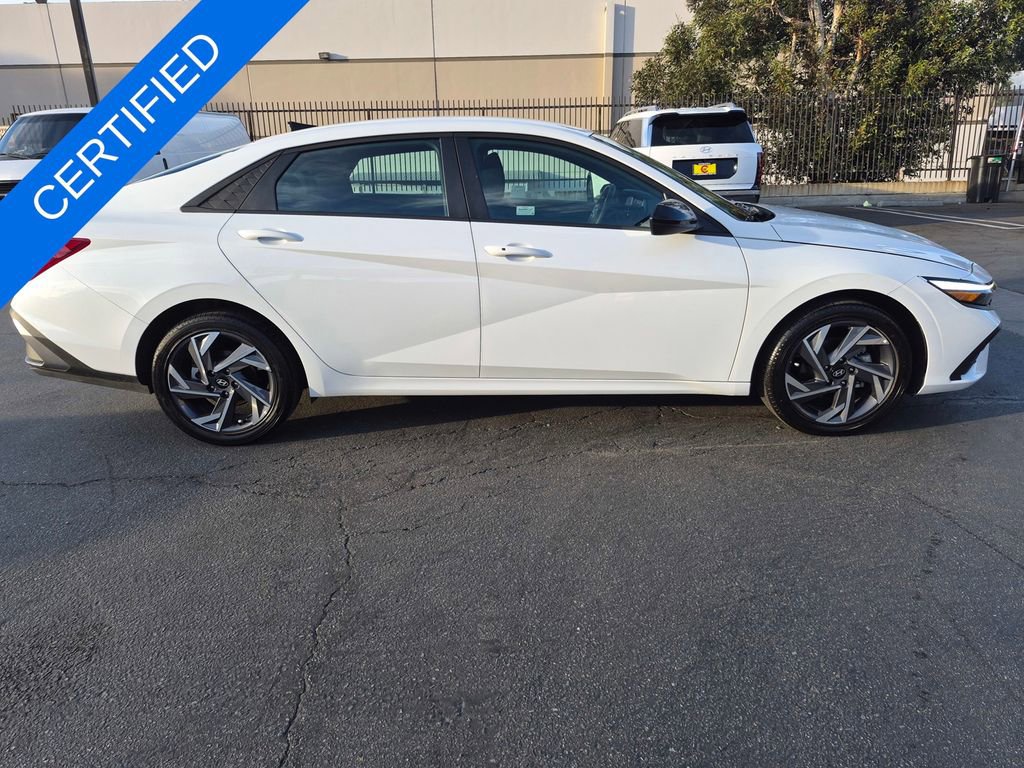 Used 2025 Hyundai Elantra SEL image 8