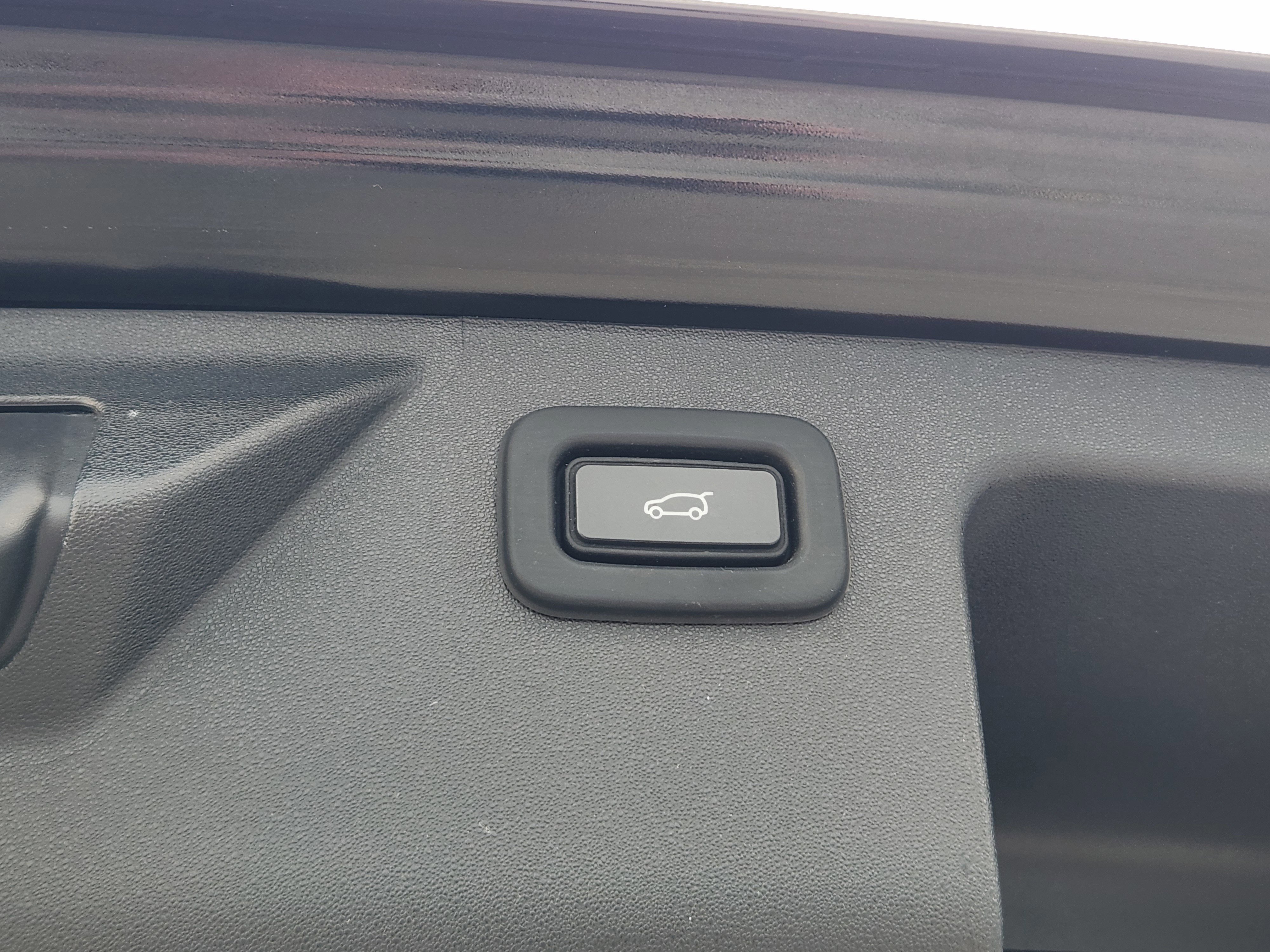 Used 2020 Land Rover Discovery Sport S image 34