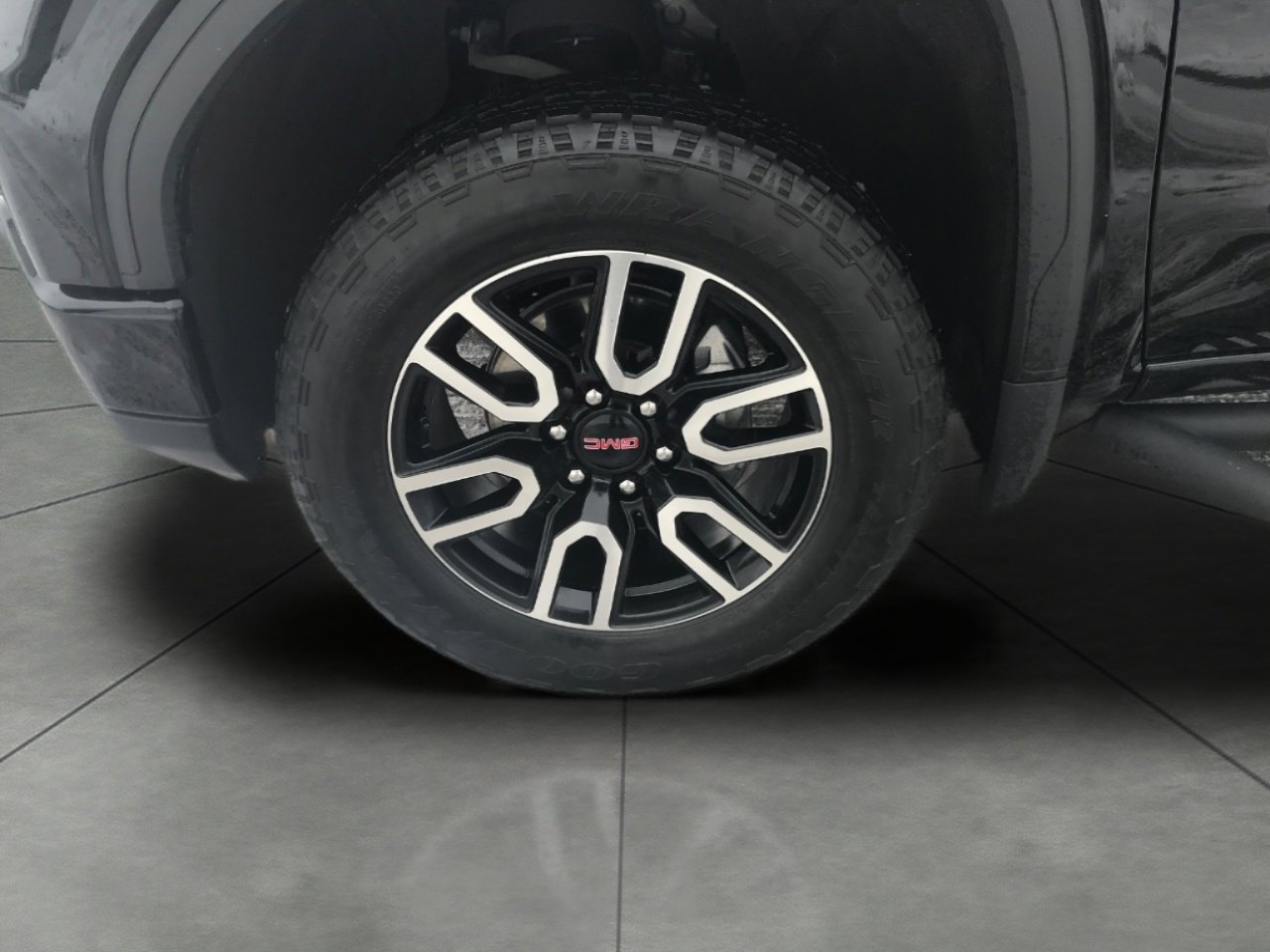 Certified 2024 GMC Sierra 1500 AT4 w/ AT4 Premium Package image 3