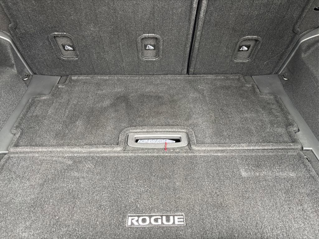 Used 2023 Nissan Rogue SL w/ SL Premium Package image 11
