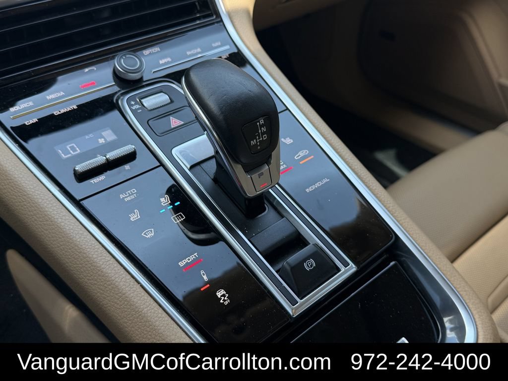 Used 2018 Porsche Panamera RWD image 21