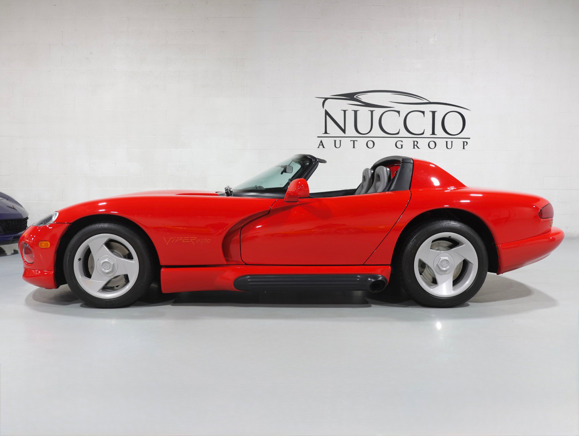 Used 1993 Dodge Viper RT/10 RWD image 9