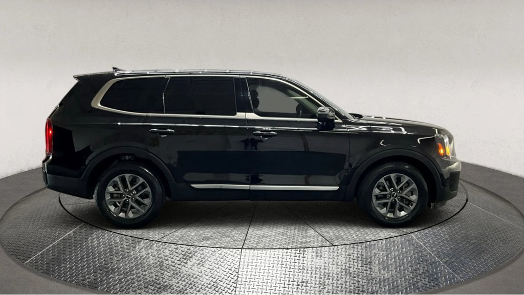 Used 2024 Kia Telluride LX image 9