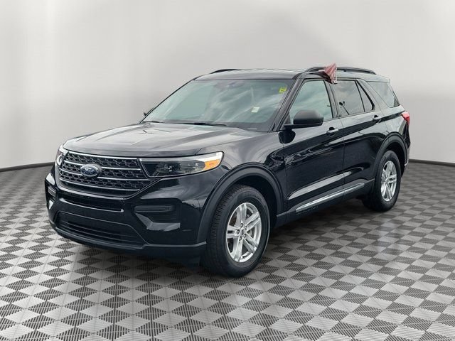 Certified 2023 Ford Explorer XLT RWD image 3