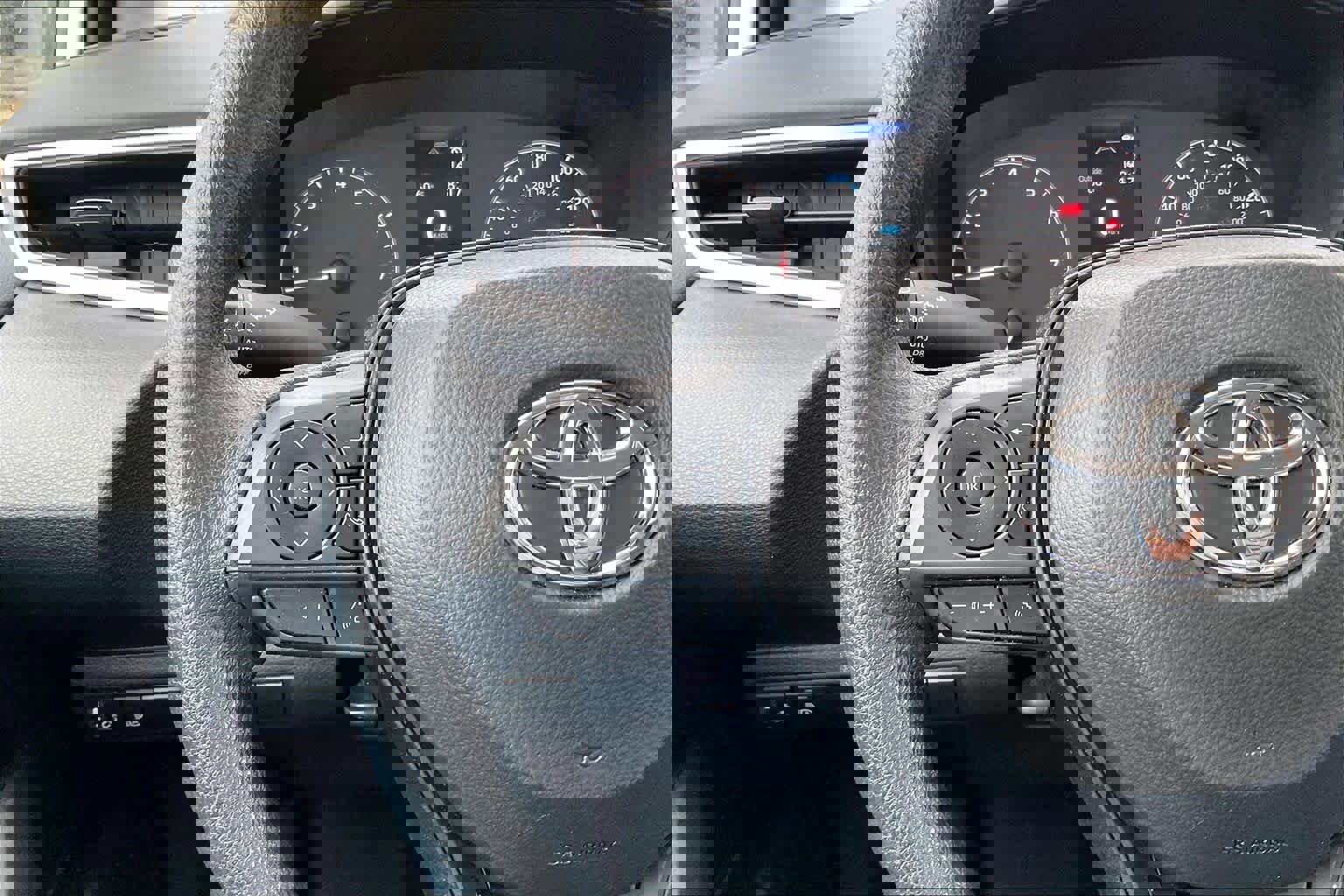 Used 2024 Toyota Corolla LE FWD image 22