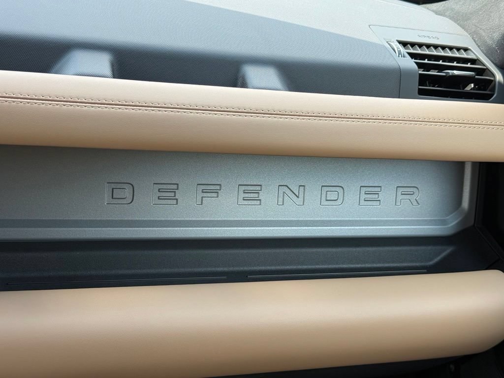 New 2026 Land Rover Defender 130 V8 AWD/4WD image 31