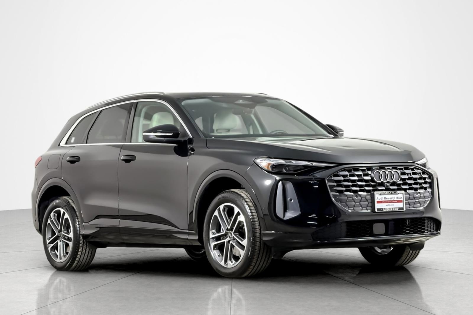 Used 2025 Audi Q5 Premium w/ Convenience Package image 7