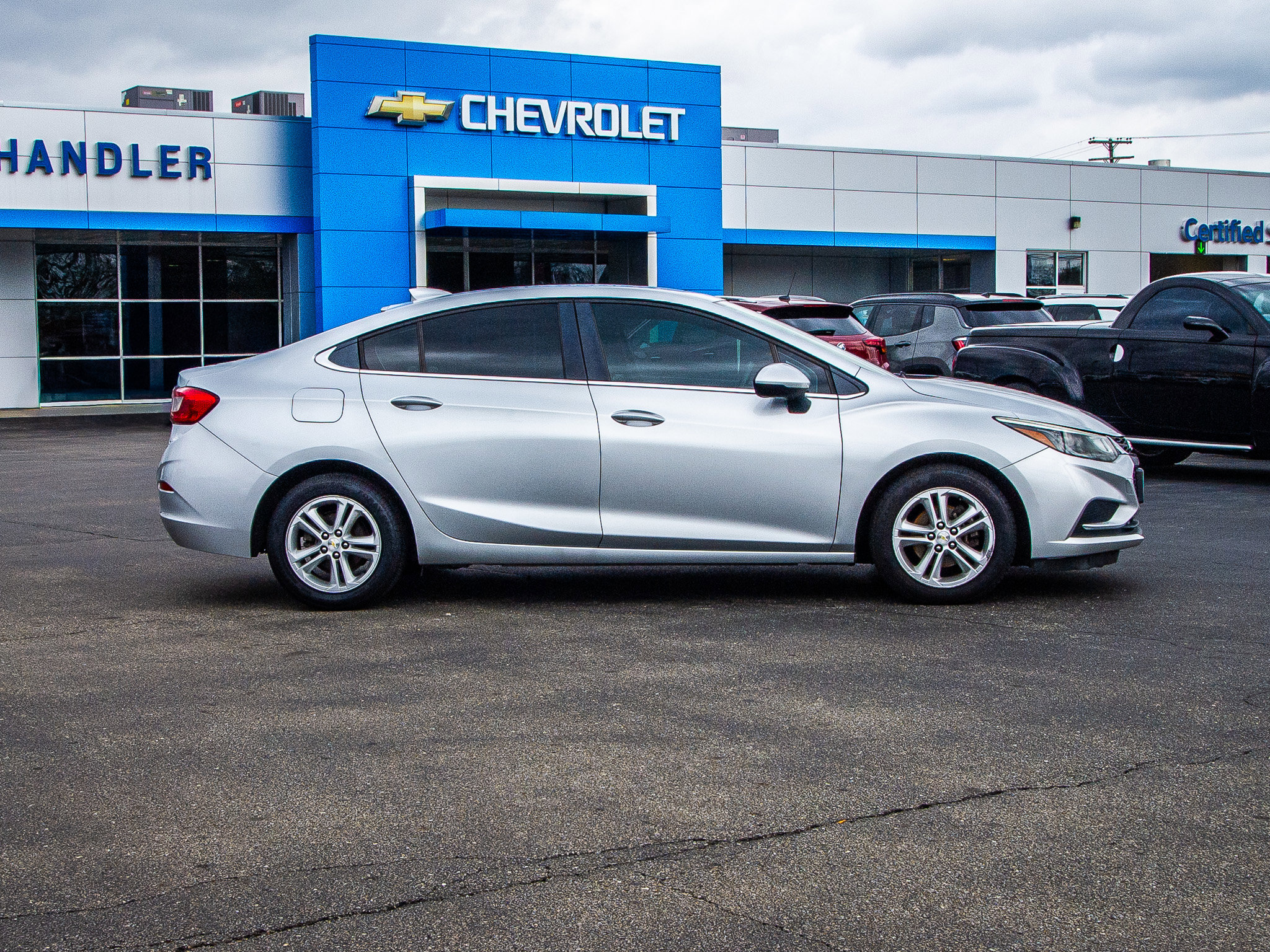 Used 2018 Chevrolet Cruze LT image 8