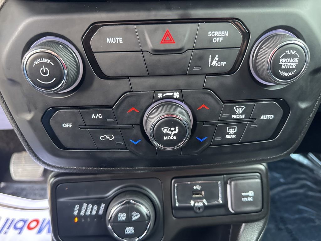 Used 2023 Jeep Renegade Latitude image 26