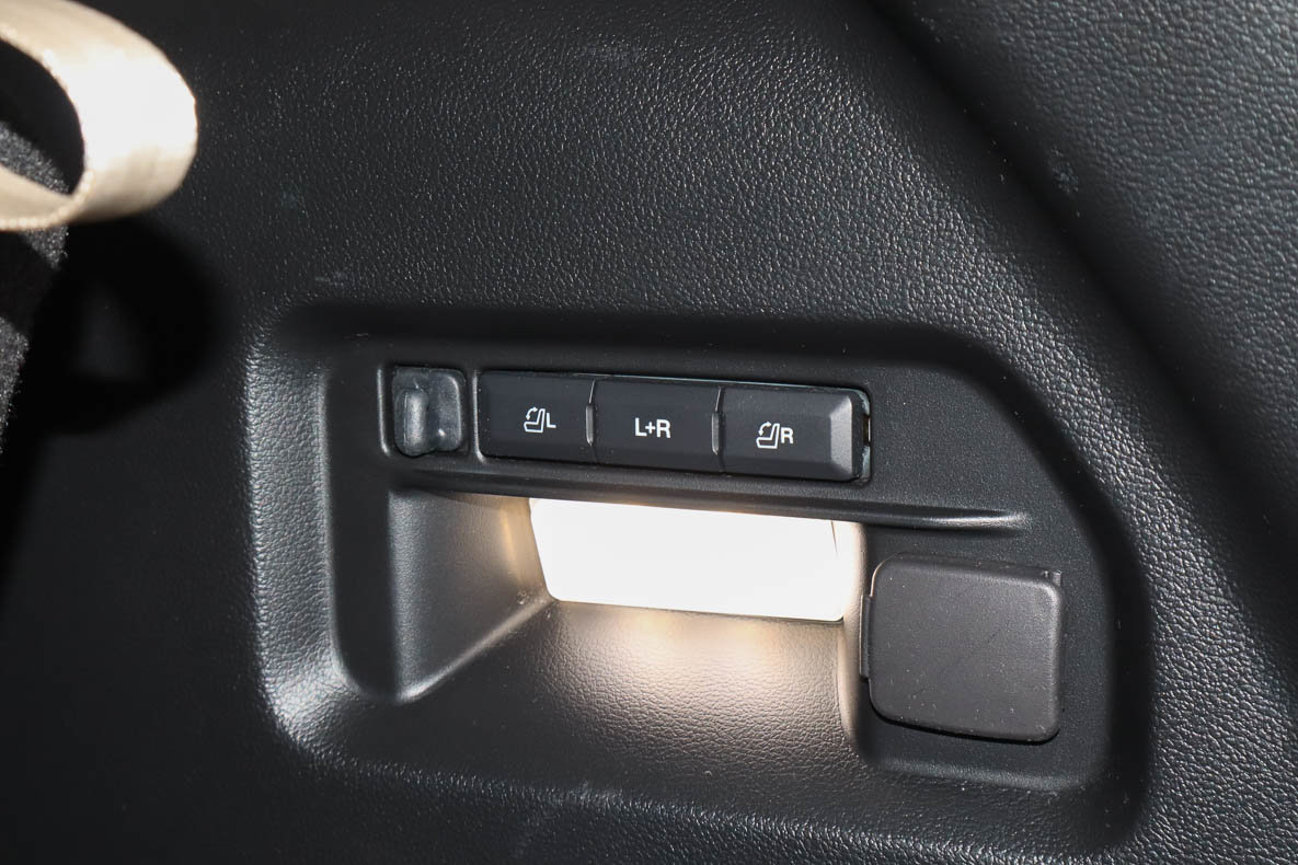 Used 2021 Ford Explorer Limited w/ Equipment Group 301A image 20