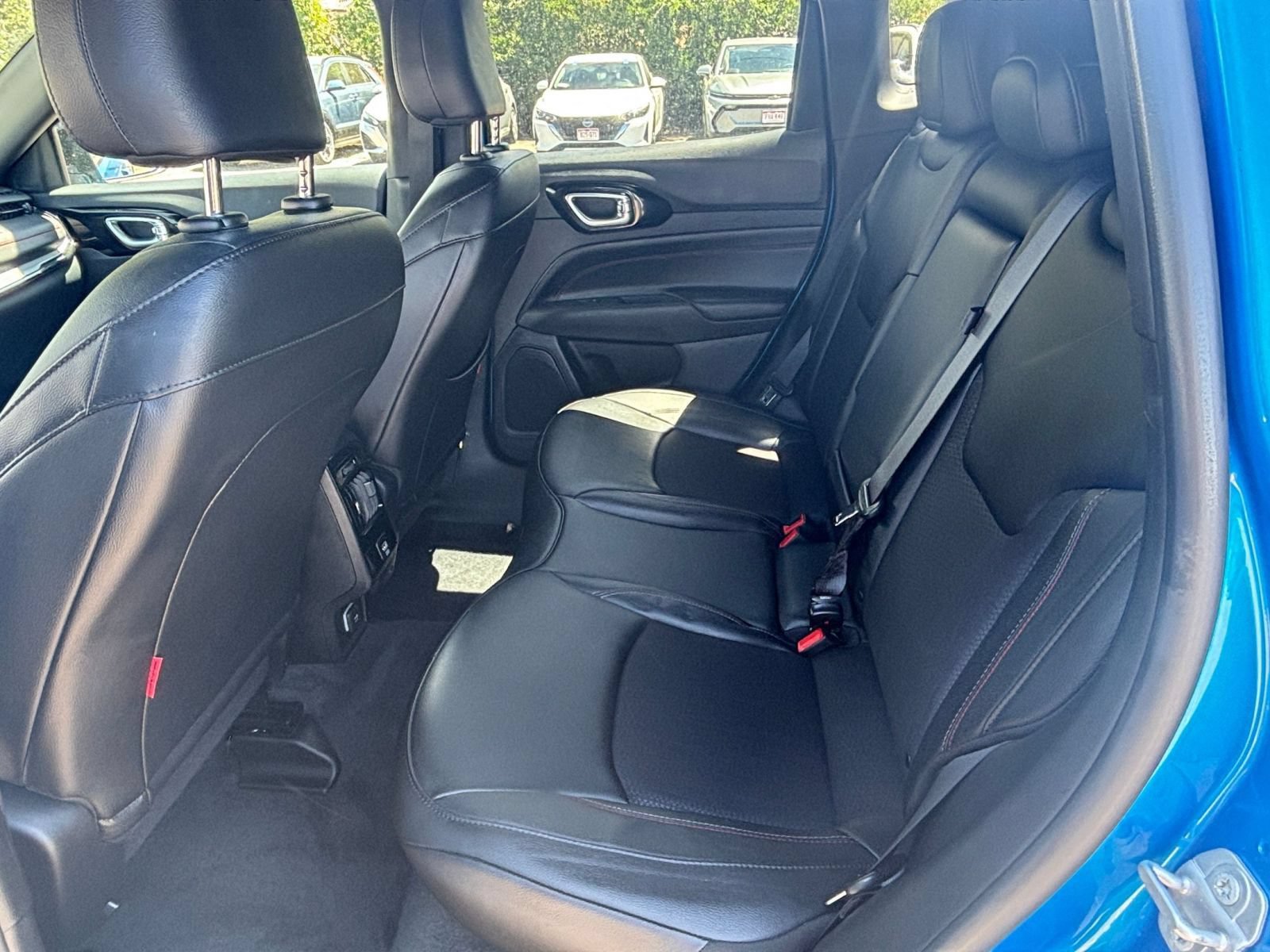 Used 2025 Jeep Compass Trailhawk AWD/4WD image 23