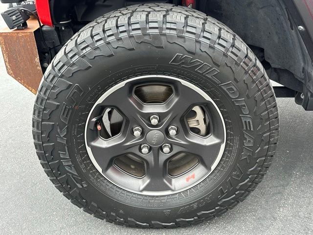 Used 2022 Jeep Gladiator Rubicon w/ Trailer Tow Package AWD/4WD image 32