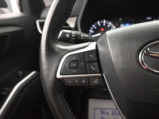 Used 2024 Toyota Highlander LE image 17