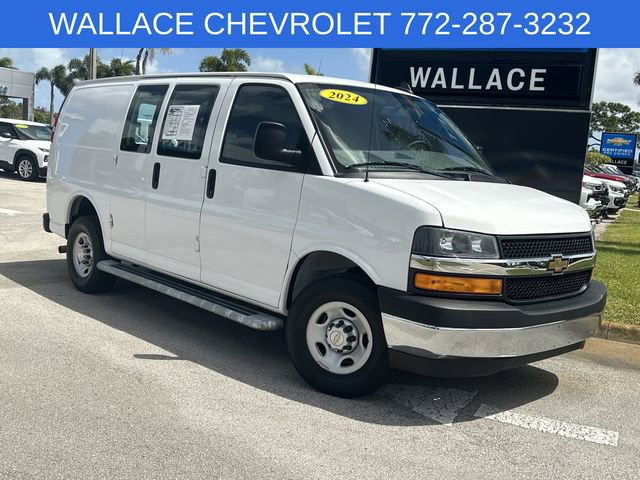 Used 2024 Chevrolet Express 2500 w/ Driver Convenience Package RWD image 2