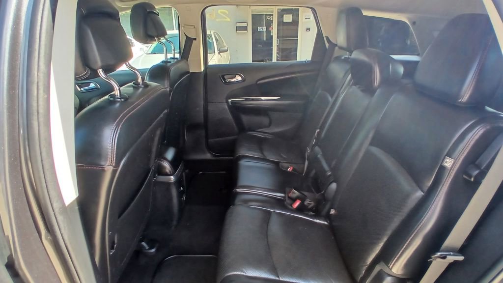 Used 2015 Dodge Journey R/T w/ Flexible Seating Group image 14