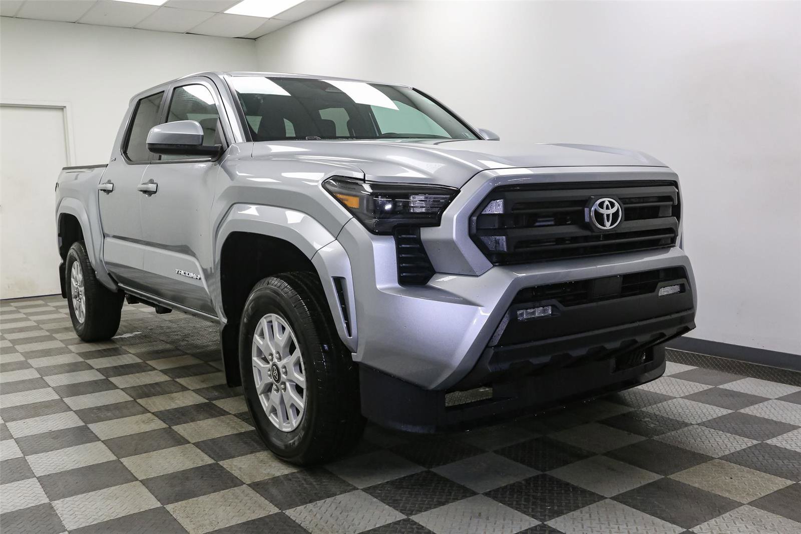 New 2026 Toyota Tacoma SR5 image 2