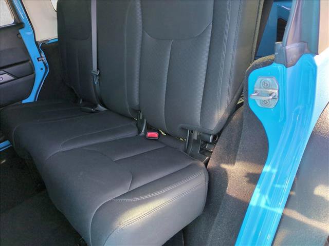 Used 2018 Jeep Wrangler Unlimited Sport w/ Connectivity Group image 17