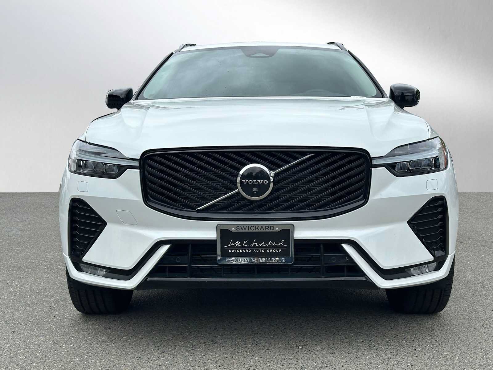 Used 2026 Volvo XC60 B5 Plus w/ Climate Package AWD/4WD image 8