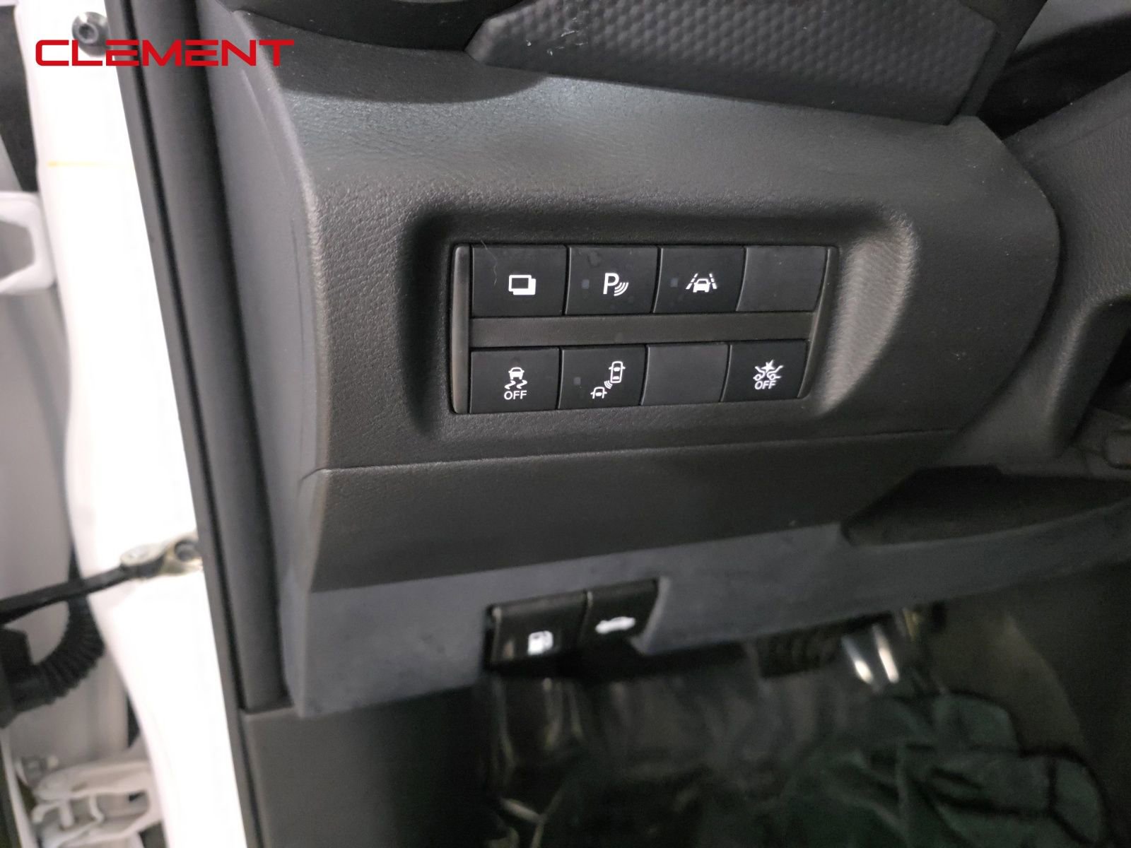 Used 2022 Nissan Kicks S image 10