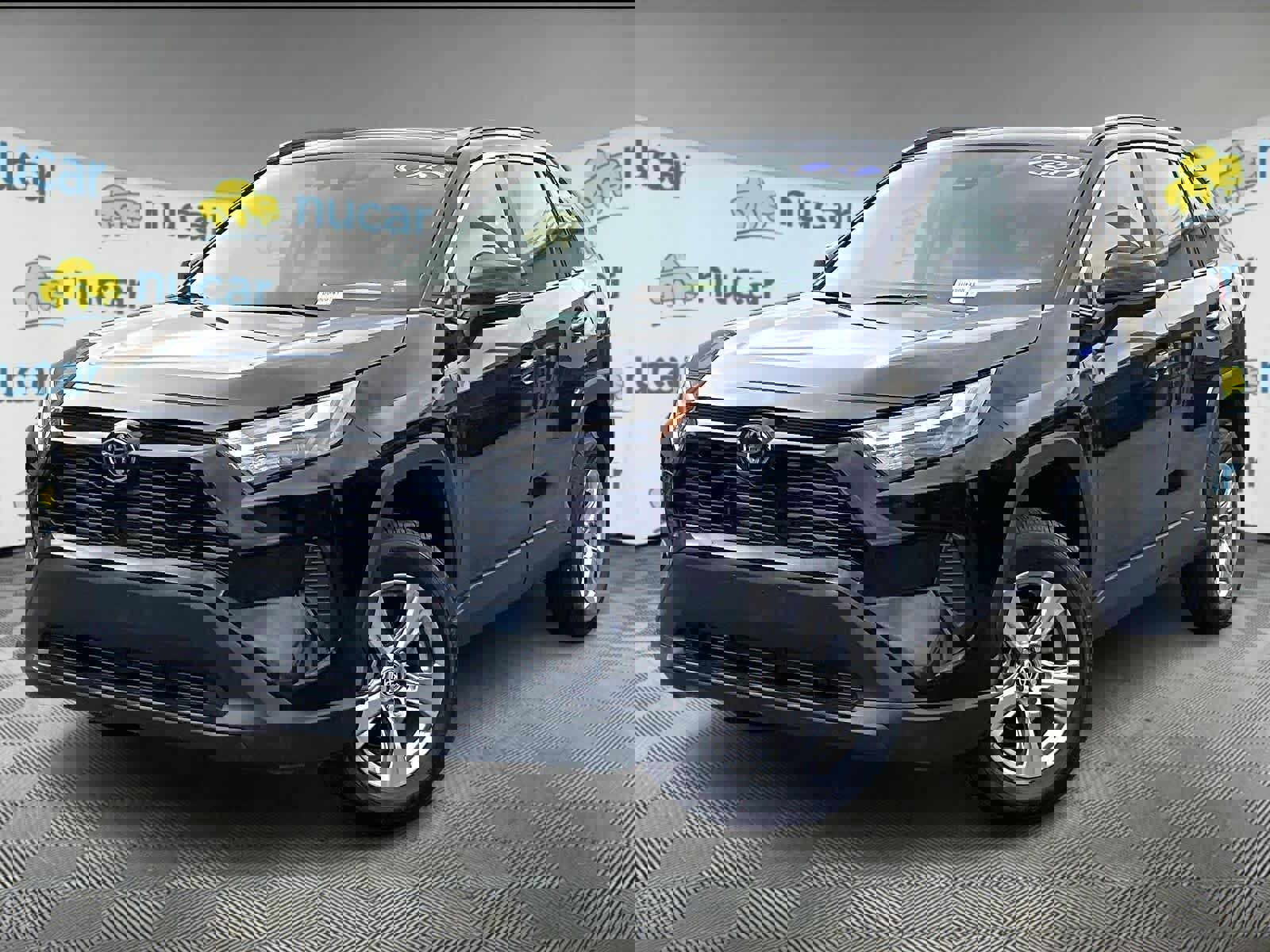 Used 2025 Toyota RAV4 XLE image 3