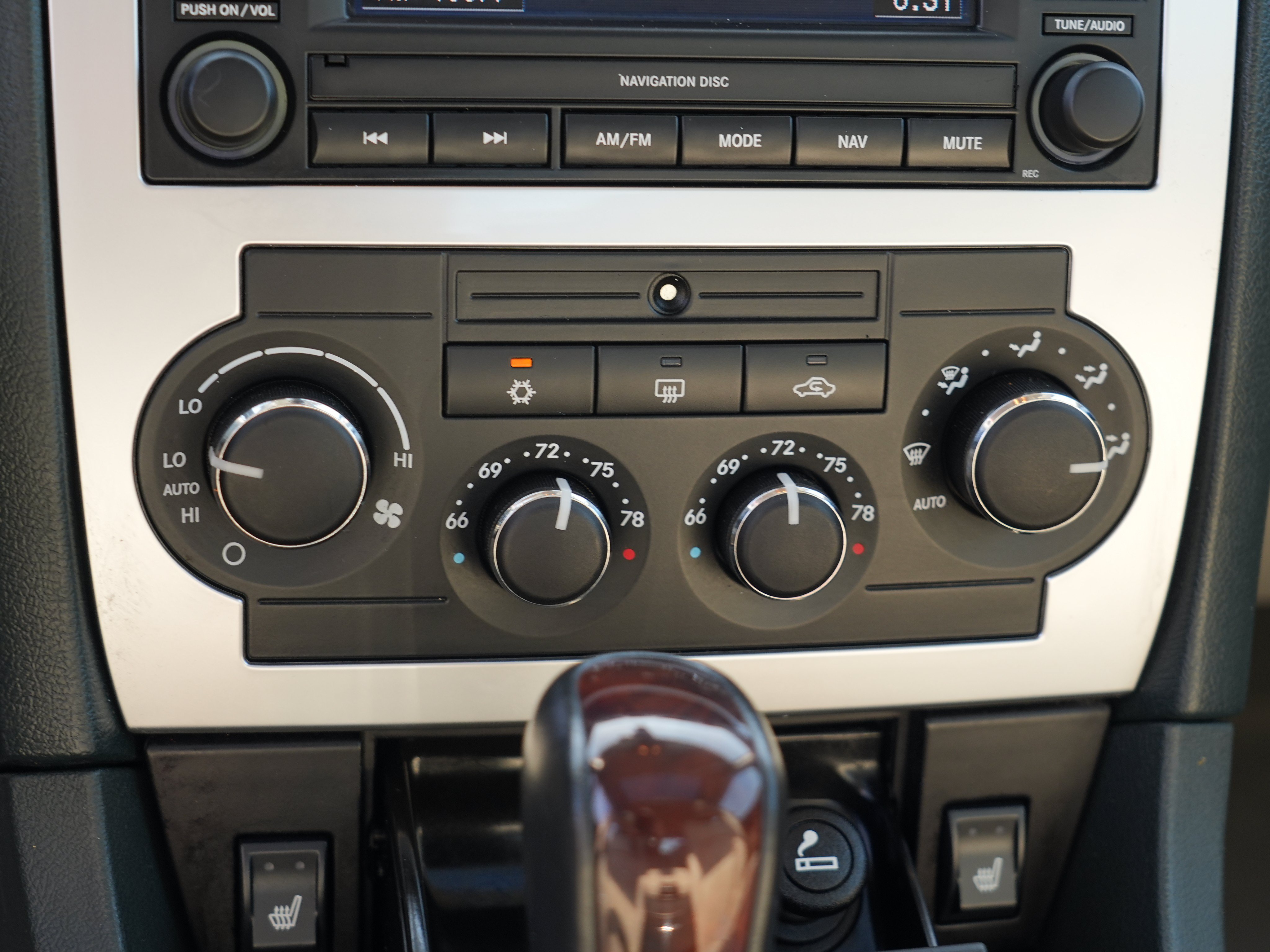 Used 2006 Chrysler 300 C w/ Navigation & Sound Group II AWD/4WD image 24