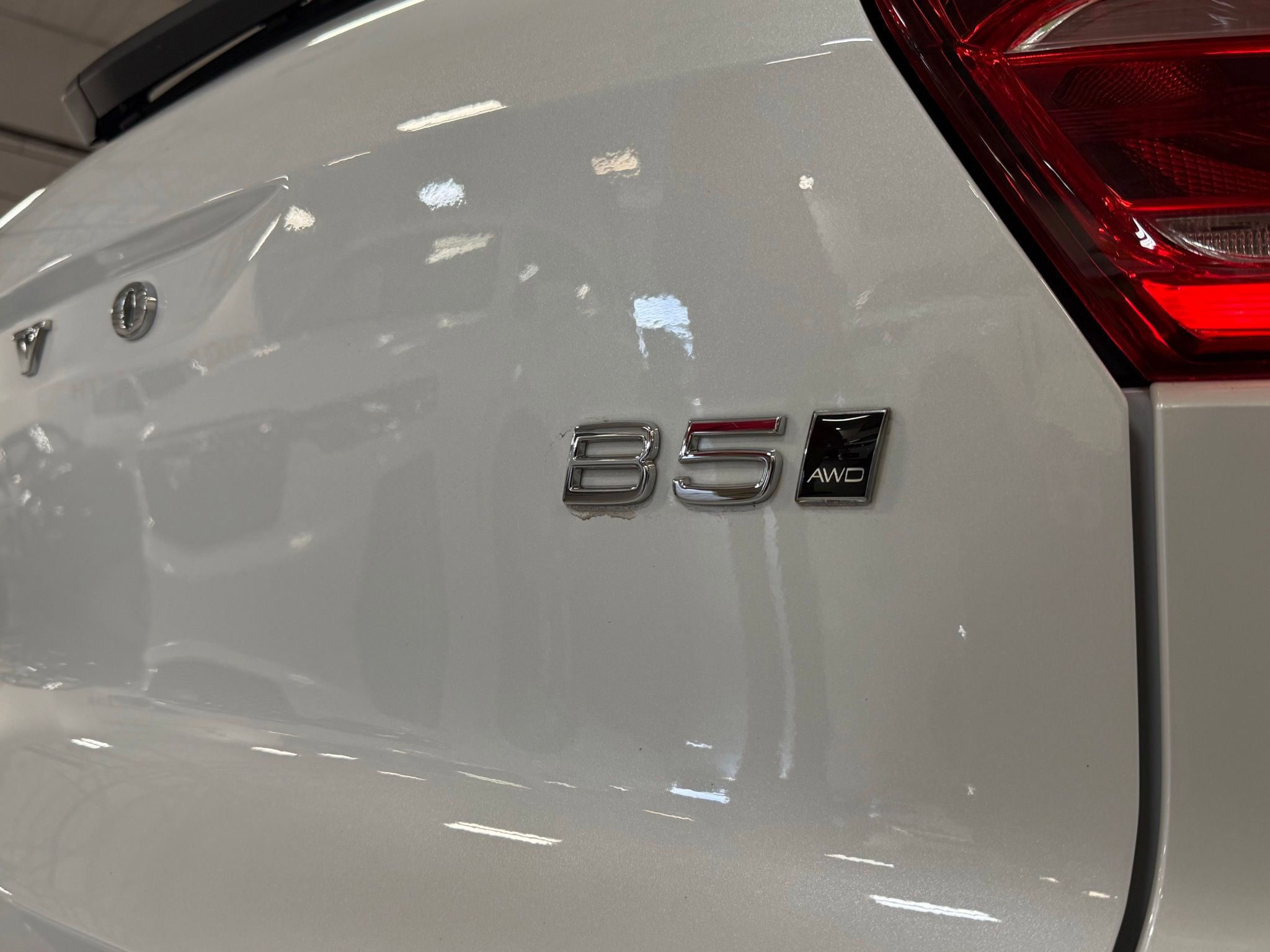 Used 2025 Volvo XC40 B5 Plus image 9