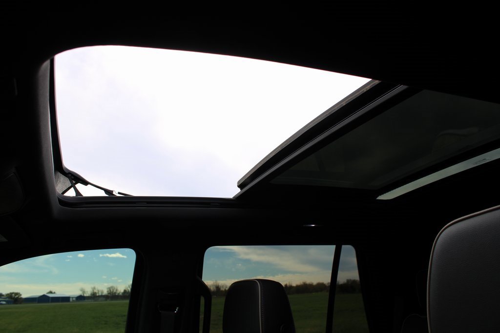 Used 2021 GMC Yukon SLT w/ SLT Premium Package image 39