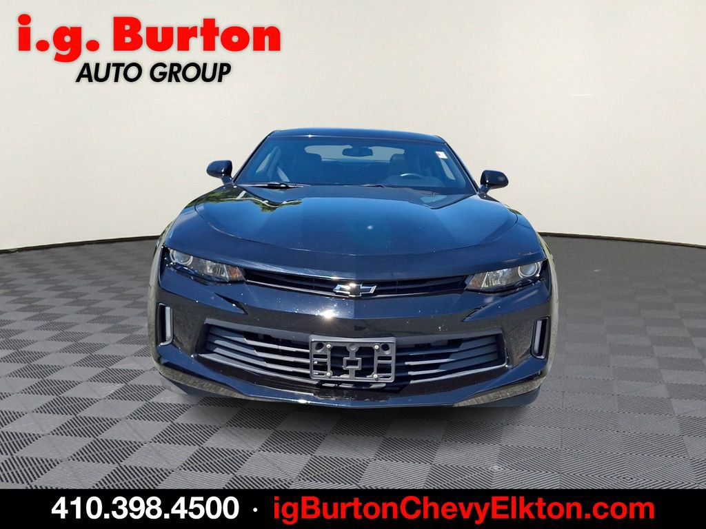 Used 2017 Chevrolet Camaro LT RWD image 2