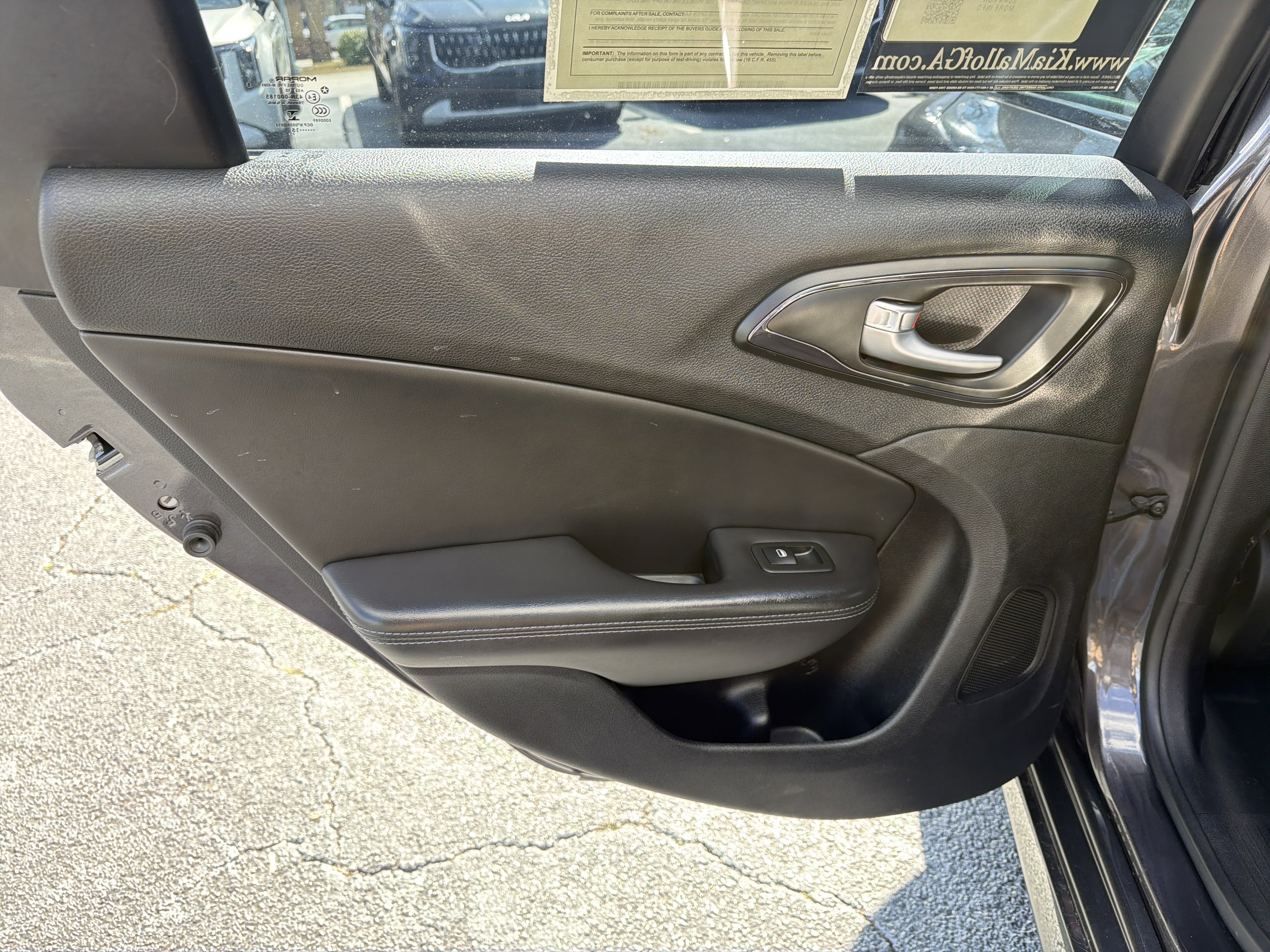 Used 2015 Chrysler 200 S w/ Navigation & Sound Group I image 18