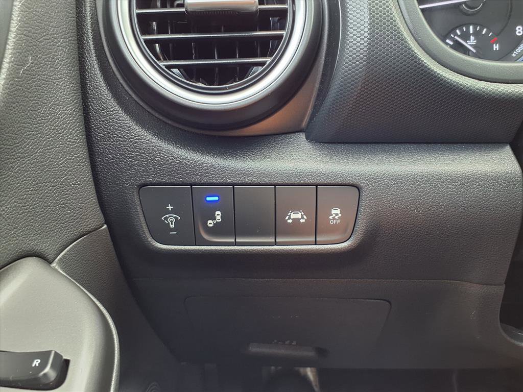 Used 2021 Hyundai Kona Limited AWD/4WD image 10