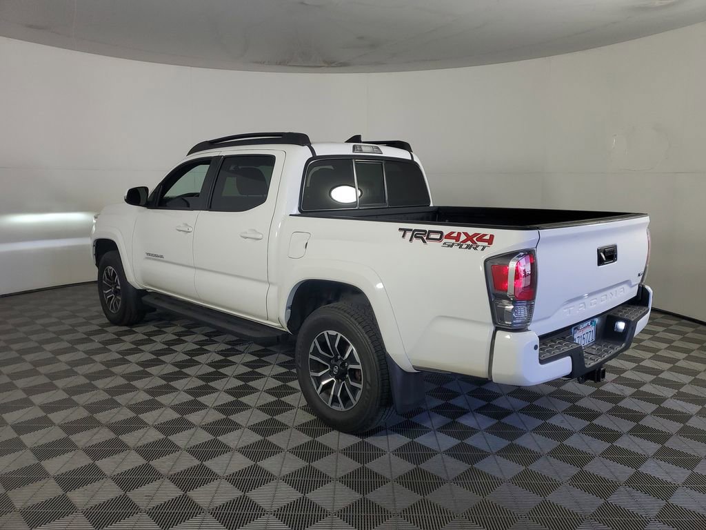 Used 2016 Toyota Tacoma TRD Sport AWD/4WD image 6
