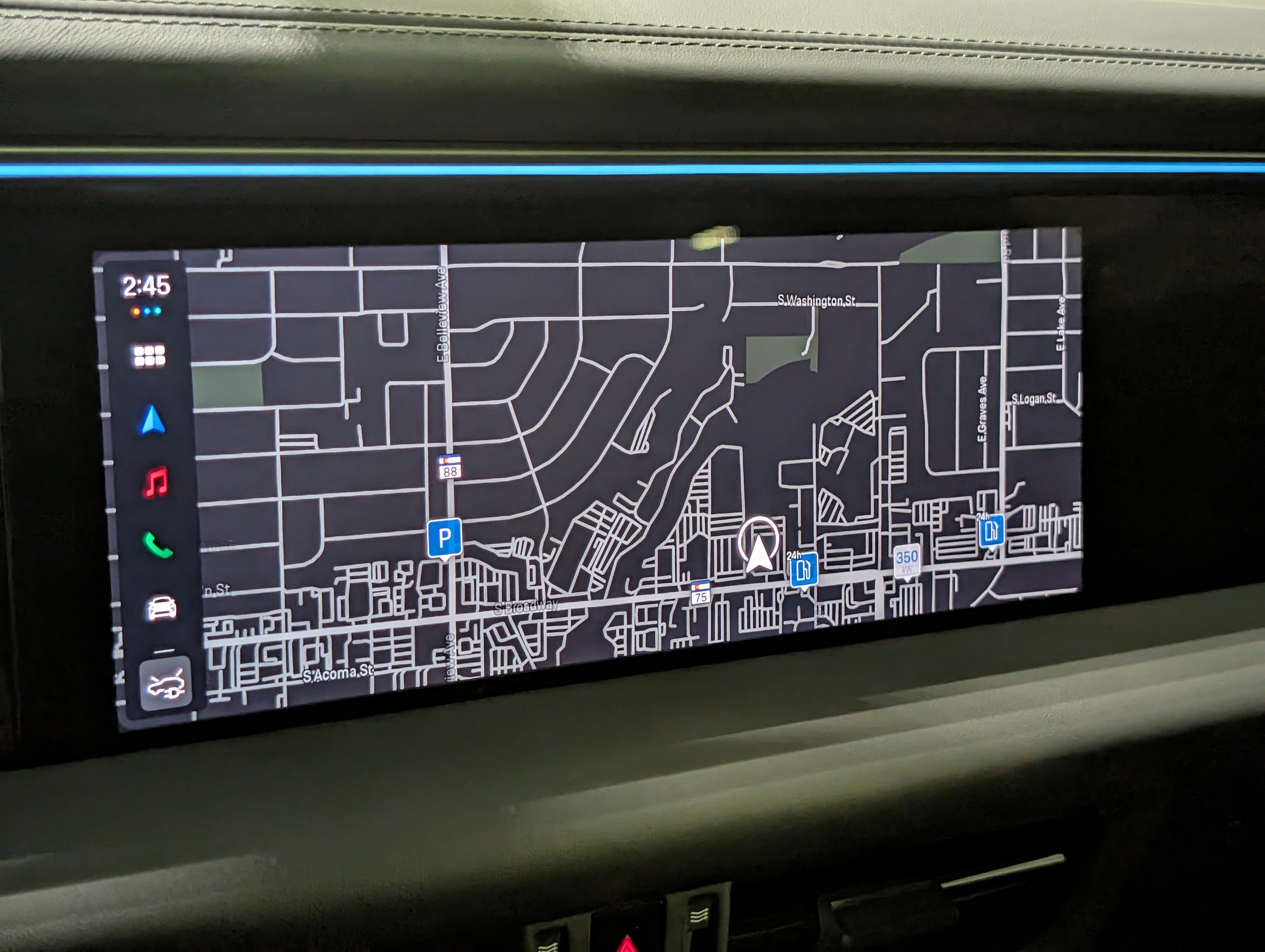 New 2026 Porsche Macan 4 Electric image 36