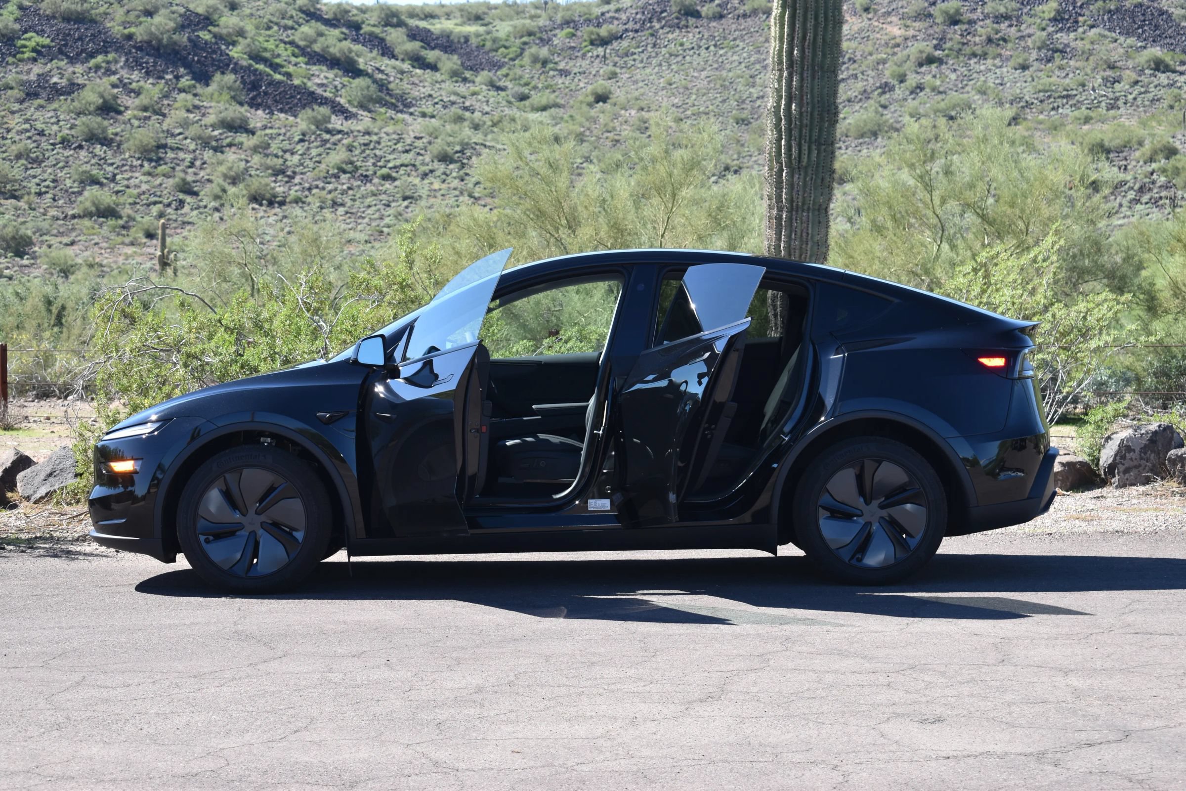 Used 2026 Tesla Model Y Long Range RWD image 4