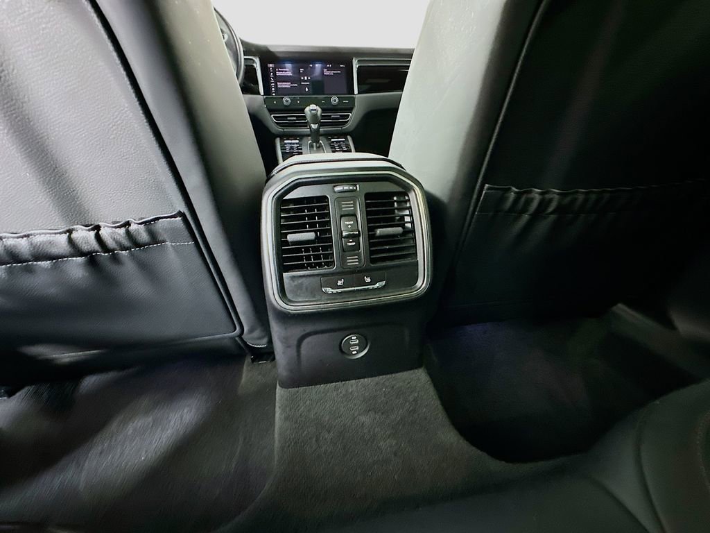 Certified 2023 Porsche Macan S AWD/4WD image 27