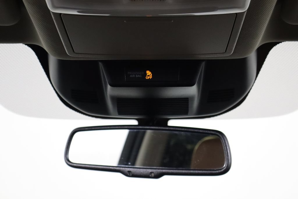 Used 2025 Nissan Rogue Platinum FWD image 25