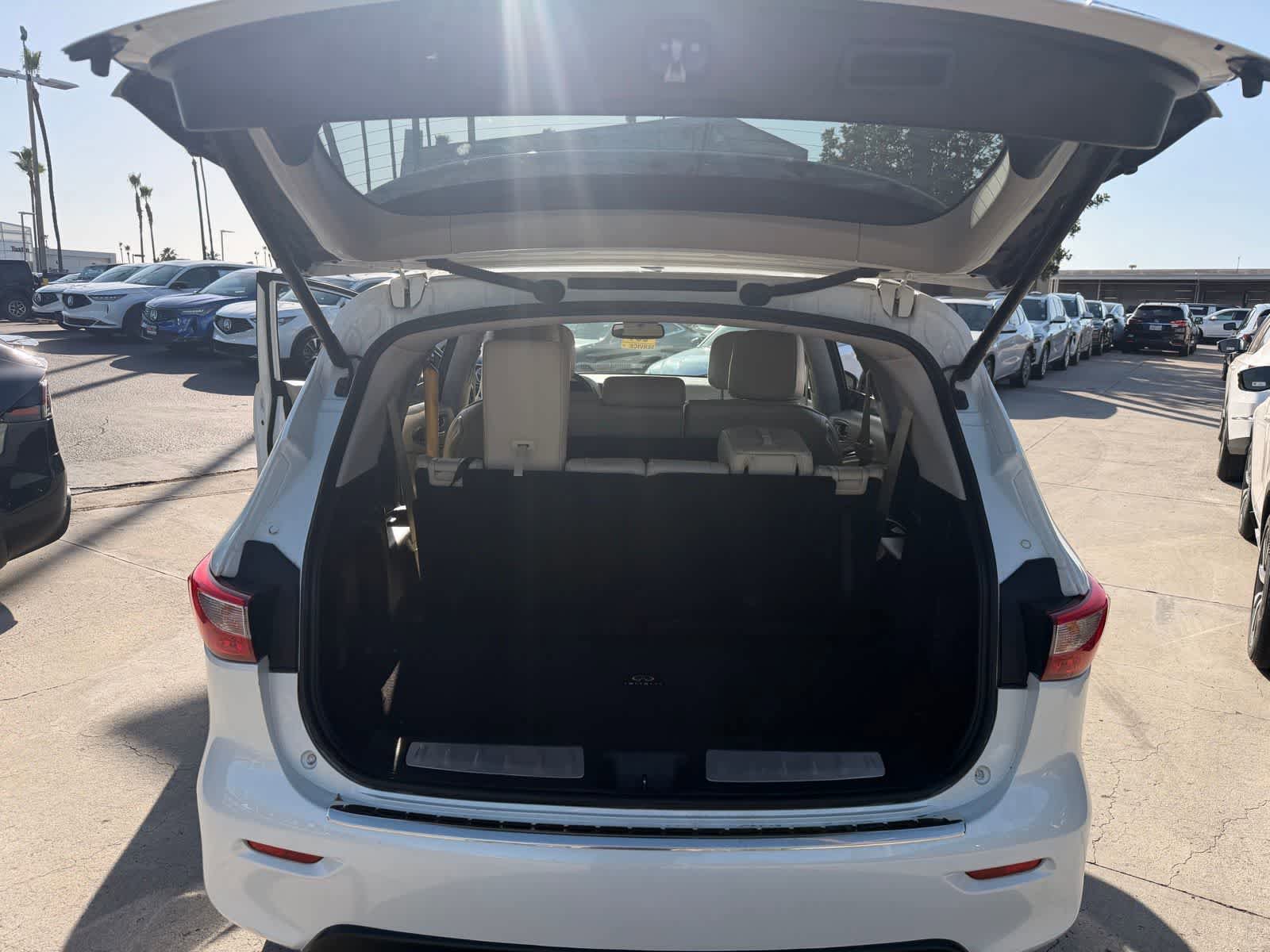 Used 2015 INFINITI QX60 Luxe w/ Premium Package AWD/4WD image 22