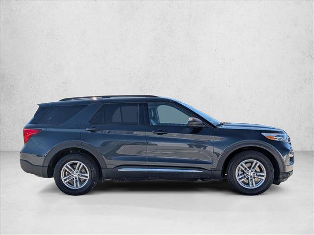 Used 2023 Ford Explorer XLT w/ Equipment Group 202A RWD image 4